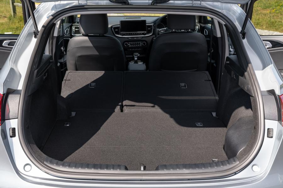 Багажник Kia XCeed PHEV 2020 года  (UK) (фото 27 из 40)